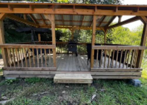 Rustic Retreat at Backwoods Bungalow – Secluded Cabin with Modern Comforts