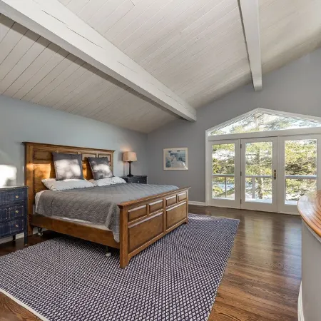 Morningside. Waterfront home with seasonal dock and float, Pet friendly!