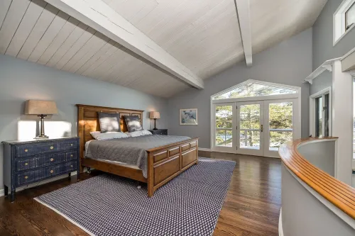 Morningside. Waterfront home with seasonal dock and float, Pet friendly!