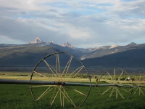 Beautiful Trail Creek Springs Townhome Jackson/Yellowstone/Grand Teton Hotels in Victor