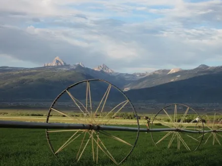 Beautiful Trail Creek Springs Townhome Jackson/Yellowstone/Grand Teton Отели в г. Виктор