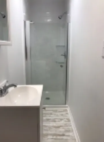 Peaceful vacation very close to The Landing!!