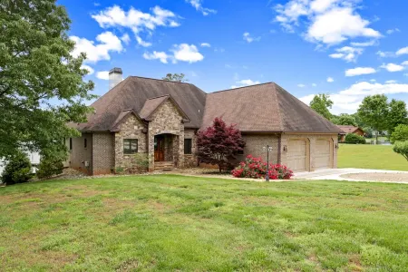 Peaceful Cove on Lake Chatuge-Dock-Hot Tub-Sauna
