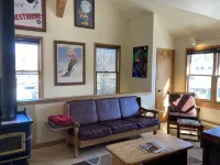 2 Bed 2 Bath, parking, convenience of Downtown CB on a Budget. Pets! Shuttle
