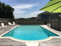 BUCKEYE BEACH INN!!! LOCATED ON GOLF COURSE, LARGE POOL, 5 MINUTES TO BEACH!!! - 프라이빗 풀