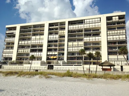 One Bedroom Penthouse Condo on the Beach at Ocean Sands