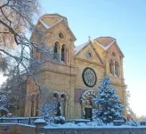 Perfect location for everything Santa Fe has to offer! Cool air conditioning