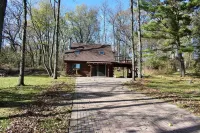 Log Cabin at Lake Koshkonong - “The Overlook”