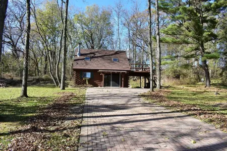 Log Cabin at Lake Koshkonong - “The Overlook”