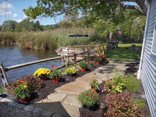 Lakefront Fall Foliage in New England Just 2 Hours from NYC Hotel a Sharon