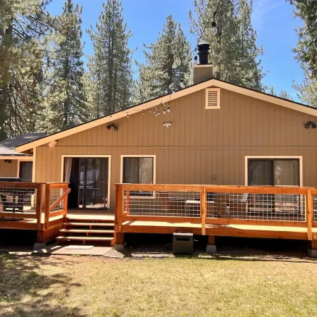 Central AC: Large 4 Bedroom Private Home, Private Lot.  Fenced Yard with Deck