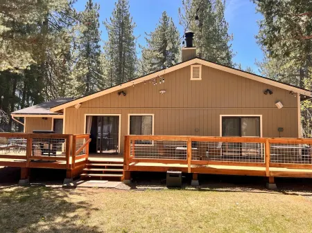 Central AC: Large 4 Bedroom Private Home, Private Lot.  Fenced Yard with Deck