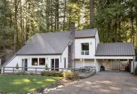 Mt Hood Escape, 3 Bedroom, 2 Bath, Plus Loft, Sleeps 10, Hot Tub