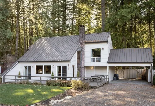 Mt Hood Escape, 3 bedroom, 2 bath, plus loft, sleeps 10, Professionally Cleaned Hotels in Welches