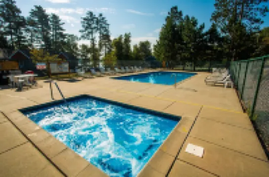 Spacious Lakefront Villa I 4 Bd 3 Bath I Sleeps 11 I Ski I Golf I Bike