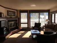 300 yards to Peru lift @ Keystone, sleeps 6, spacious end unit condo