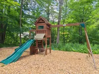 Spacious 6BR - 5BA Ski Home on Pico Mountain - Minutes to Killington Mountain Hotels in Mendon