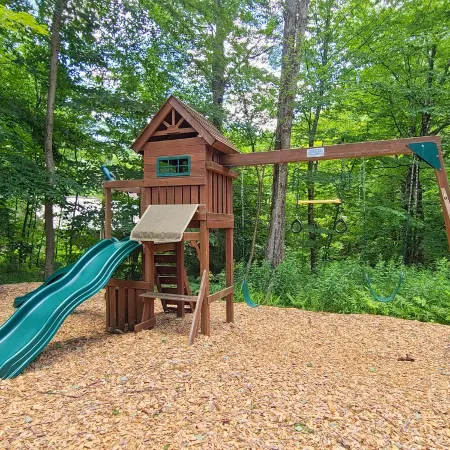 Spacious 6BR - 5BA Ski Home on Pico Mountain - Minutes to Killington Mountain