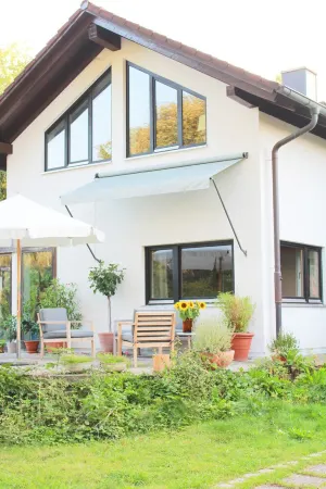 Haus mit großem Garten, 2 Schlafzimmer, 2 Bäder, 151 qm Wohnfläche