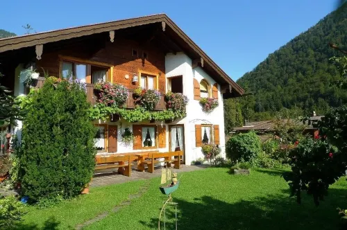 Nice cozy apartment (28sqm) for non-smokersBread service Hotels in Schneizlreuth