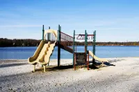 The Great Pocono Escape! Spacious, Great for Families, and Small Groups!
