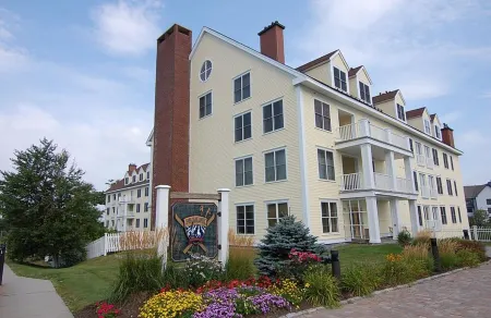 Stratton South Long Trail Studio Adjacent to the Village and Lifts