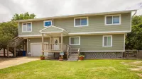 Sandbridge water lovers retreat with beach, pool, canal, and lakes to explore. - Private Pools