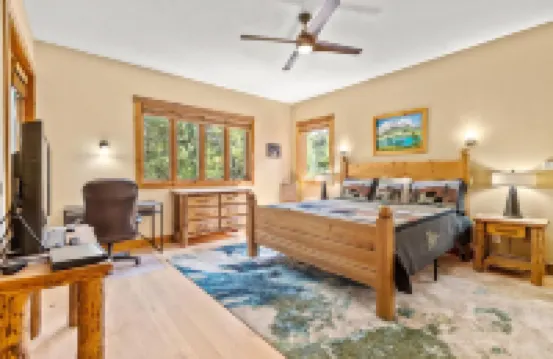 Streamside Retreat w/Creek and Mountain Views-Private Hot Tub overlooking creek