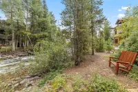 Streamside Retreat w/Creek and Mountain Views-Private Hot Tub overlooking creek