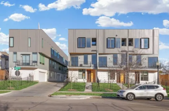 Bishop Arts~Dallas Skyline Views~Rooftop~3 Bedroom with Private Bathrooms