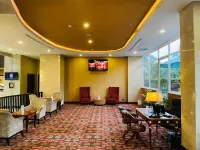 I Lux Hotel Jogjakarta - Parkplatz