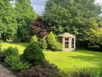 Home away from home in Glasgow - Free Parking on street- Luxury Victorian Hotels near Glasgow Prestwick Airport