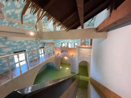 A Castle Where You Can StayCocon Garden