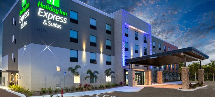 Holiday Inn Express & Suites FT MYERS BEACH-SANIBEL GATEWAY by IHG Hotels in Lee County