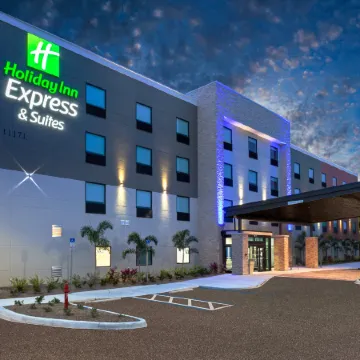 Holiday Inn Express & Suites FT MYERS BEACH-SANIBEL GATEWAY by IHG