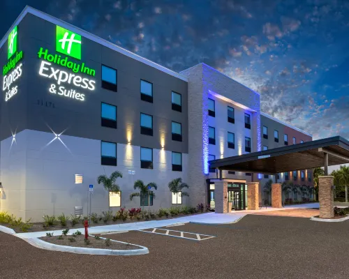 Holiday Inn Express & Suites FT MYERS BEACH-SANIBEL GATEWAY by IHG Hotels in Fort Myers Beach