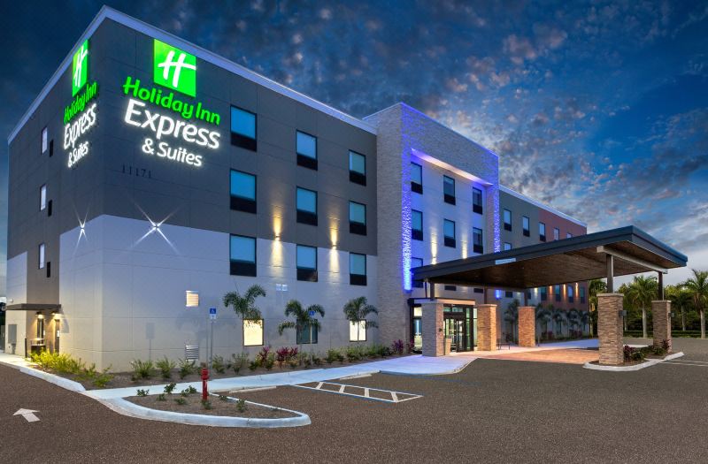 Holiday Inn Express & Suites FT Myers Beach-Sanibel Gateway by IHG