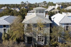 5 BR, 5 BA in Seaside, quick walk to the private beach access or main pool