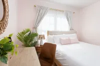 Quiet Boho Townhouse; 15 Min to Beach