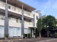 RedDoorz @ Citraland Surabaya Các khách sạn ở Surabaya