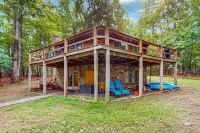 Federal Worker Discount: Cozy Log Cabin Near Lake
