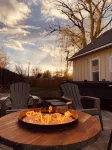 Charming craftsman 3-bedroom, home with AC and hot tub in downtown Prosser WA! 워싱턴 주립대학 - 이리게이티드 애그리컬쳐 리서치 앤드 엑스텐시온 센터 주변 호텔