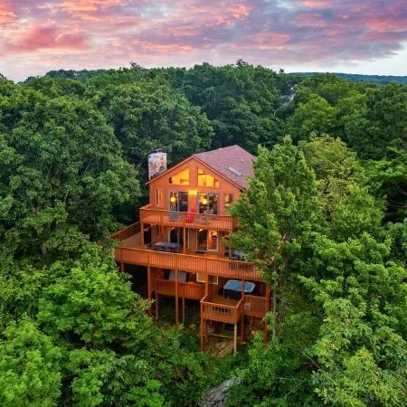 3-Level Cabin for 12! Stunning Ridge Views, Hiking, Hot Tub, Grill, Game Room