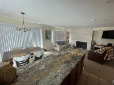 "Vantage Point/Lionshead"Steps to Lifts, Dine, Shops, Hot Tubs, Slope Views!