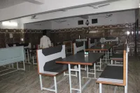 Hotel Prashant International Hotels in Гандхідхам