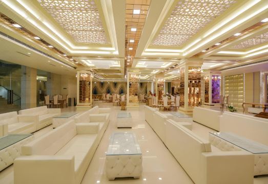 더 그랜드 파리지앵