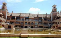 Estudios Turísticos Bahia Sur Hotels near Plazoleta Del Merendero