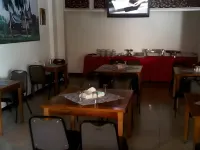 Ambun Suri Hotel - Bãi đậu xe