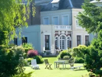 Au Jardin des Deux Ponts Hotels in Saint-Riquier