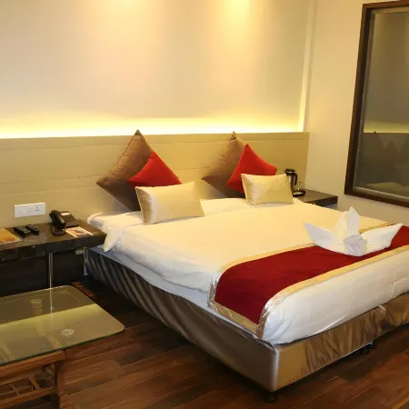 Hotel Lakhdatar